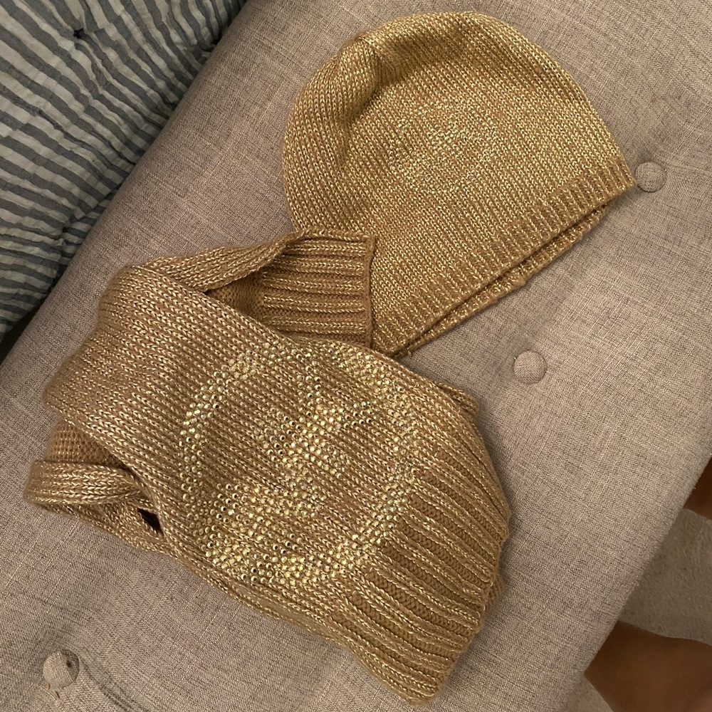 NWOT Michael Kors gold scarf and hat set